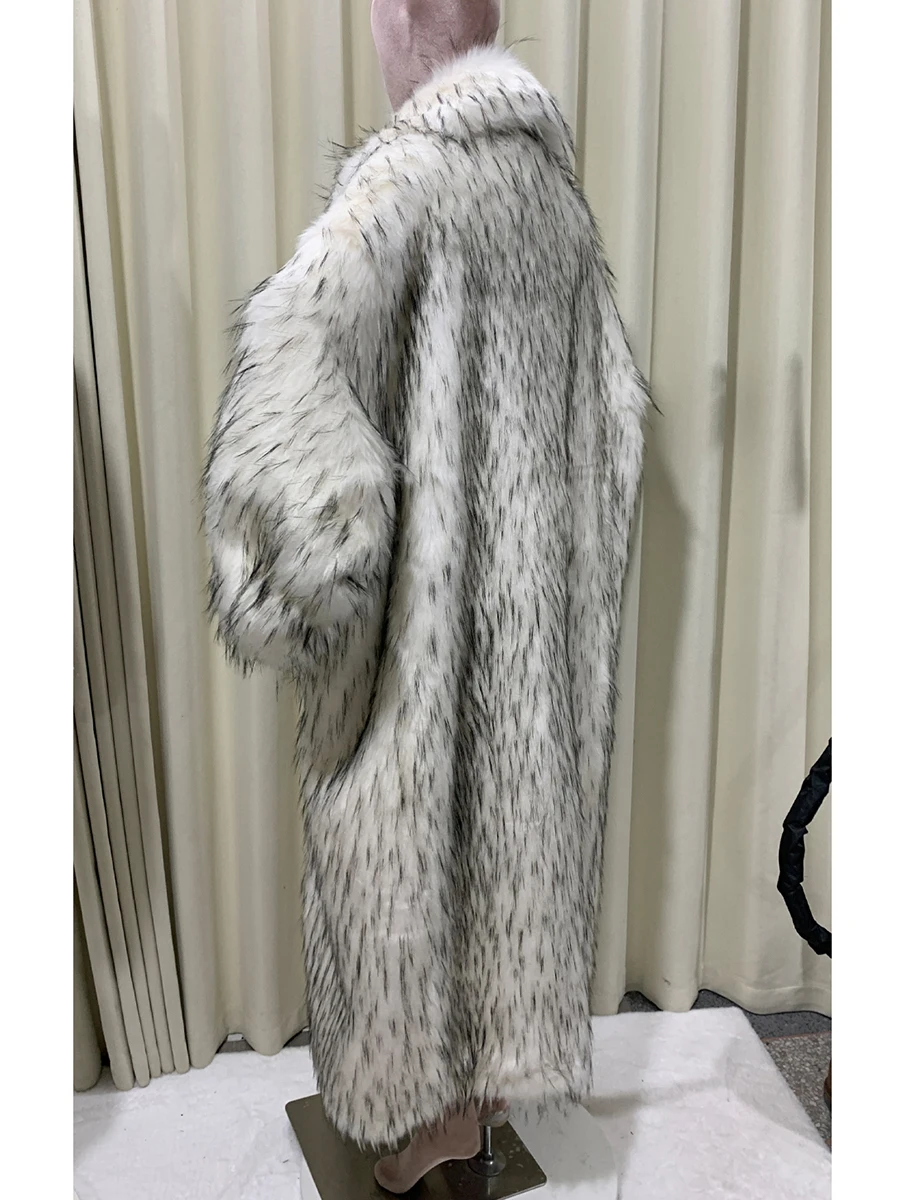 

Осень-зима, оверсайз, утолщенное теплое пальто из искусственного лисьего меха, женское свободное повседневное пушистое пальто в стиле эмо, европейская мода 2025 шуба искусственный мех