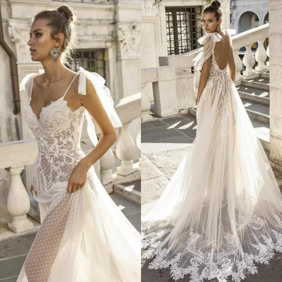 

Bohemian Spaghetti Straps Wedding Dresses Beach Lace Sleeveless Backless Bridal Gowns Boho Princess Long Train Bridal Gowns