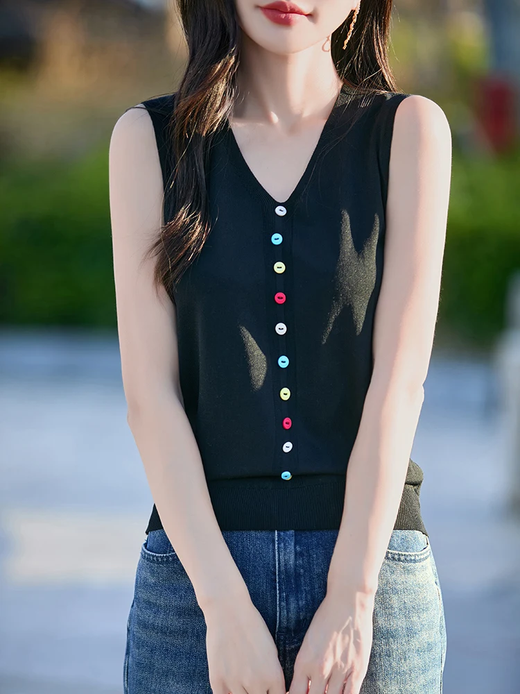 เสื้อกั๊กไหมน้ำแข็งถักทรงวี แขนกุด ทรงหลวม ช่วยพรางหุ่น สำหรับผู้หญิง ฤดูใบไม้ผลิ/ฤดูร้อน 2025 แฟชั่น ทันสมัย ใช้ได้หลากหลาย เหมาะกับการเดินทาง สีพื้น