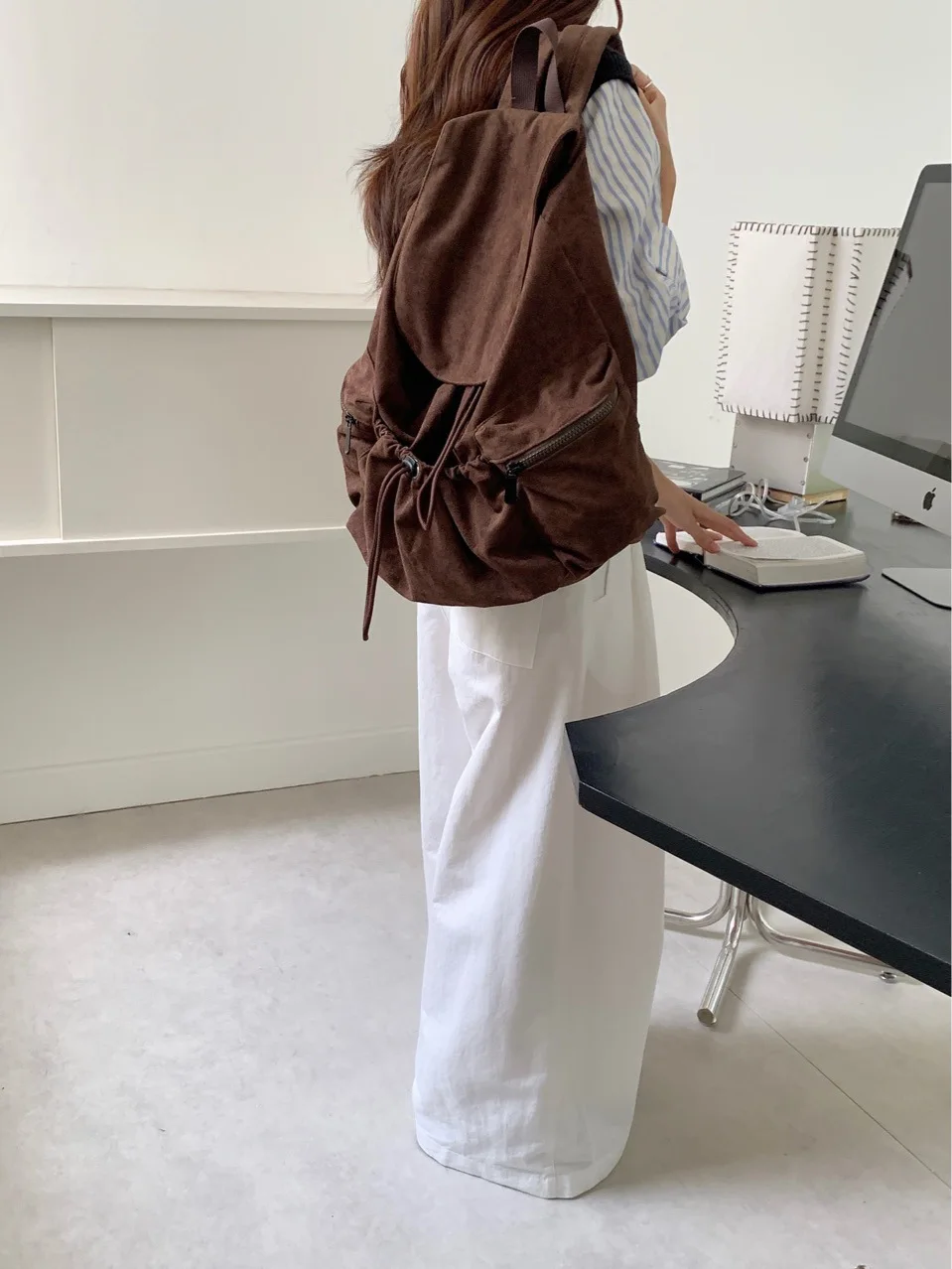 

Бархатный рюкзак в стиле ретро 2026, плиссированный школьный рюкзак большой вместимости, повседневный и легкий дорожный рюкзак