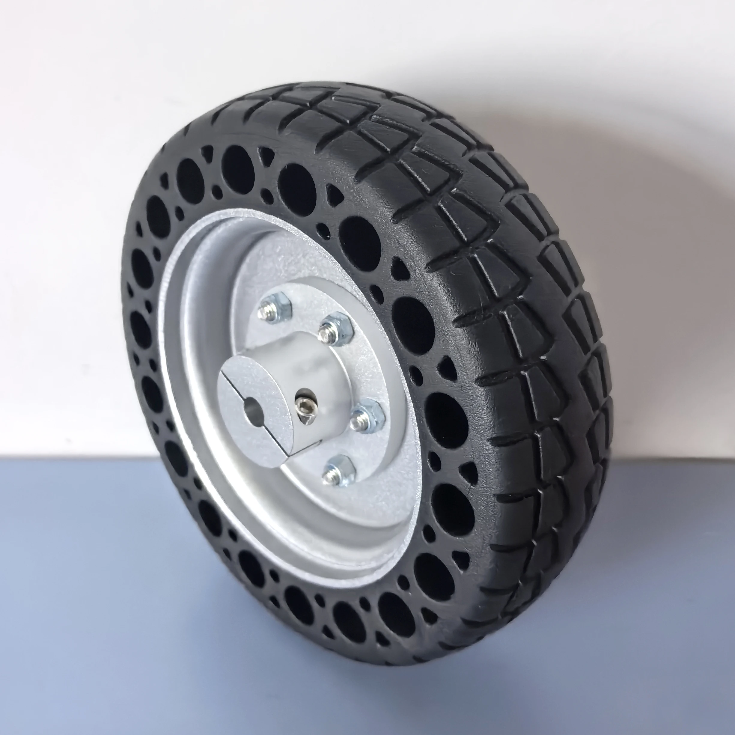 

152mm 6-inch Driving Wheel With Keyway Hub AGV Tire No Inflation Diy Parts