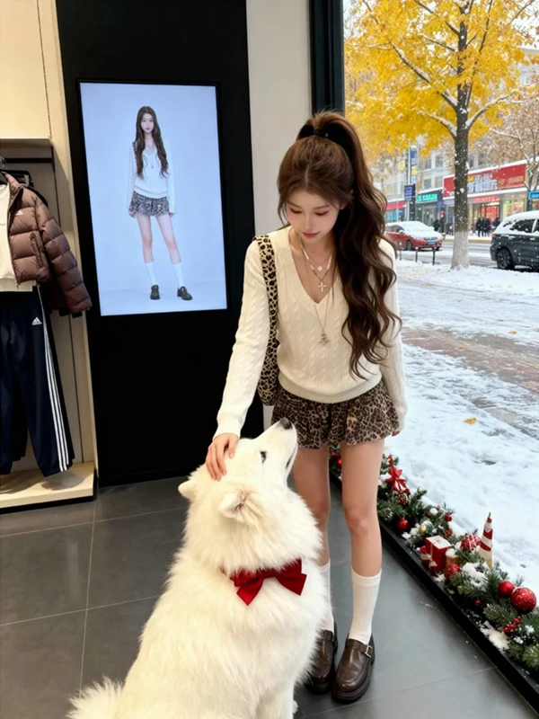 

Korean Style Slim Fit V-Neck Knitted Sweater Women's Autumn Winter Twist White Sweater Fashionable Thinming Girl Knitwear