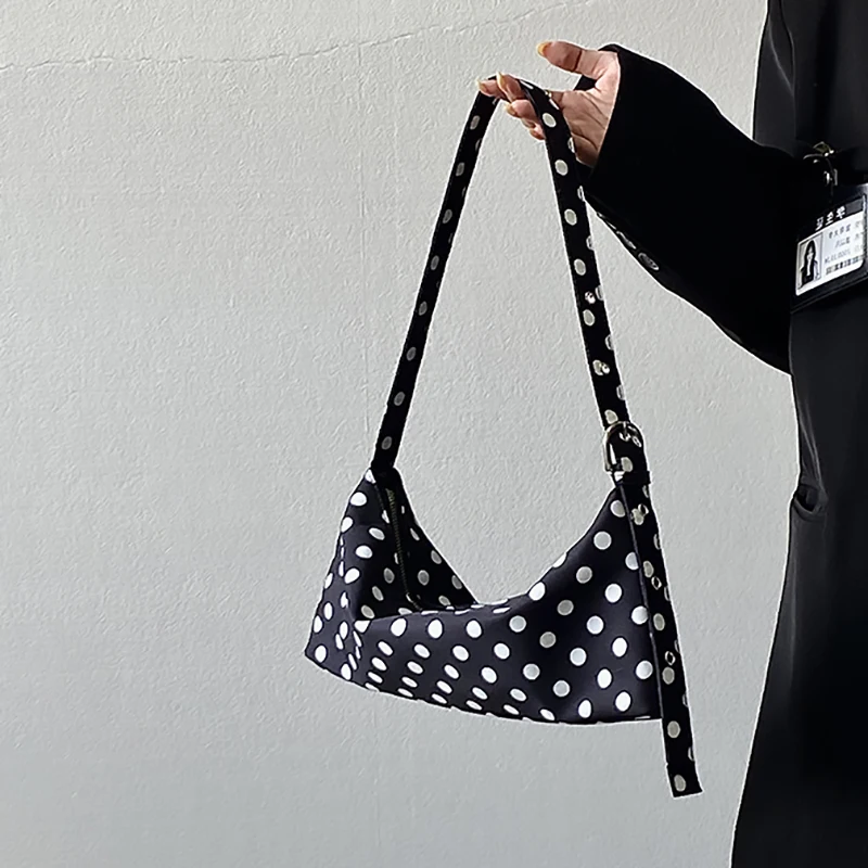 حقائب نسائية مربعة منقطة خفيفة الوزن ذات سعة كبيرة حقيبة كتف كاجوال للنساء حقائب يد بسحاب متعددة الاستخدامات