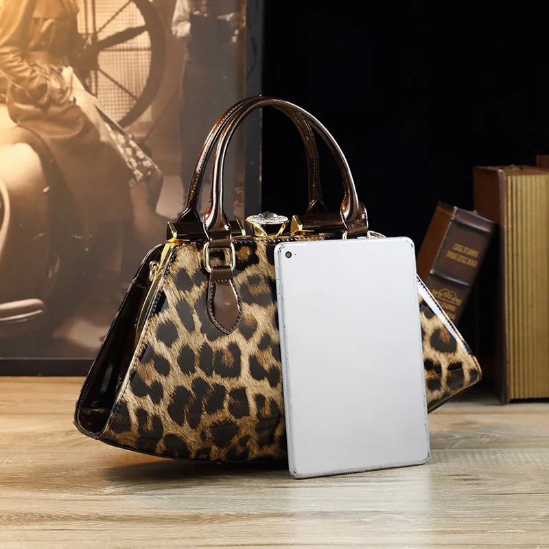 Borsa da donna in vera pelle di moda borsa a tracolla con fibbia in diamanti borsa a tracolla portatile leopardata di grande capacità