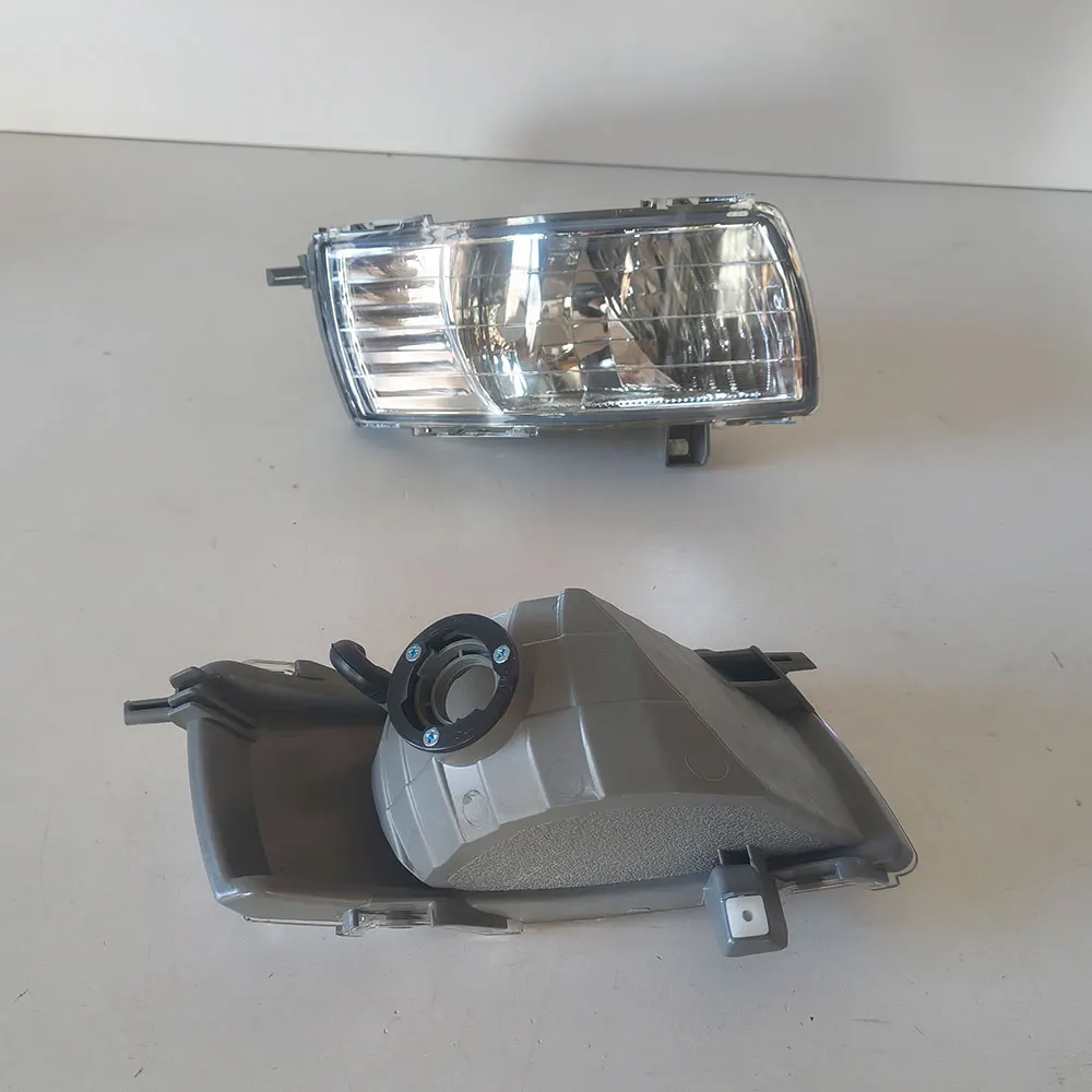 Pair Front Fog Light NZE120 for Toyota Corolla Fielder NZE124 Bumper Lamp 81211-12180 81221-12180 Left and Right