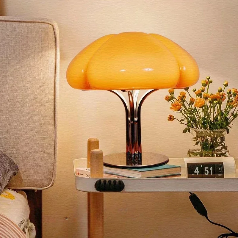 GHEUVNJ Table lamp Nordic retro study bedroom warm bedside cream wind table lamp