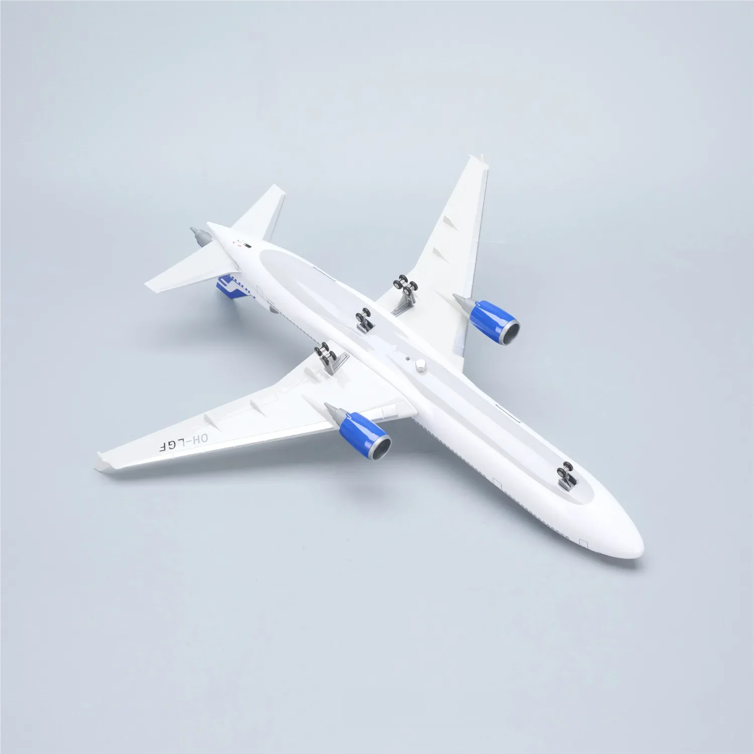 1/130 Scale Plane 47cm Plastic Model Finnish Airways Md11 Diecast Airplane Kit With Wheels & Stand For Souvenir Hobby Display