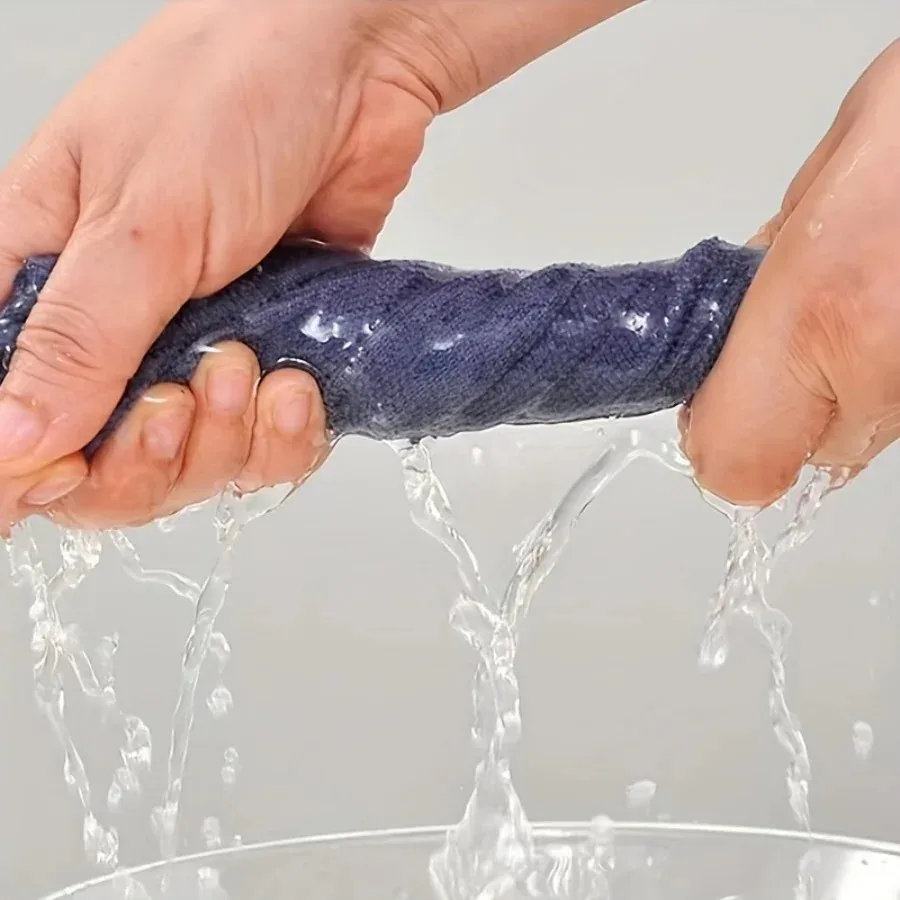 One Roll of Disposable Cloth (20pcs) 25x25CM ,100pcs Disposable Gloves Hand Torn Cleaning Towel, Reusable Microfiber Towel Wash view 4