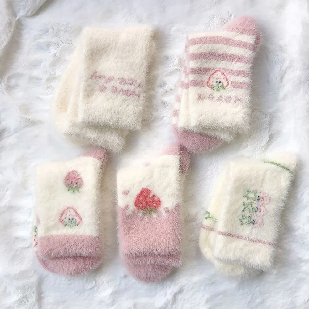 الكرتون الدافئة شريط الإنجليزية الأبجدية الصوف الفراولة الجوارب القطنية الجوارب النمط الياباني الجوارب النساء الجوارب القصيرة #6