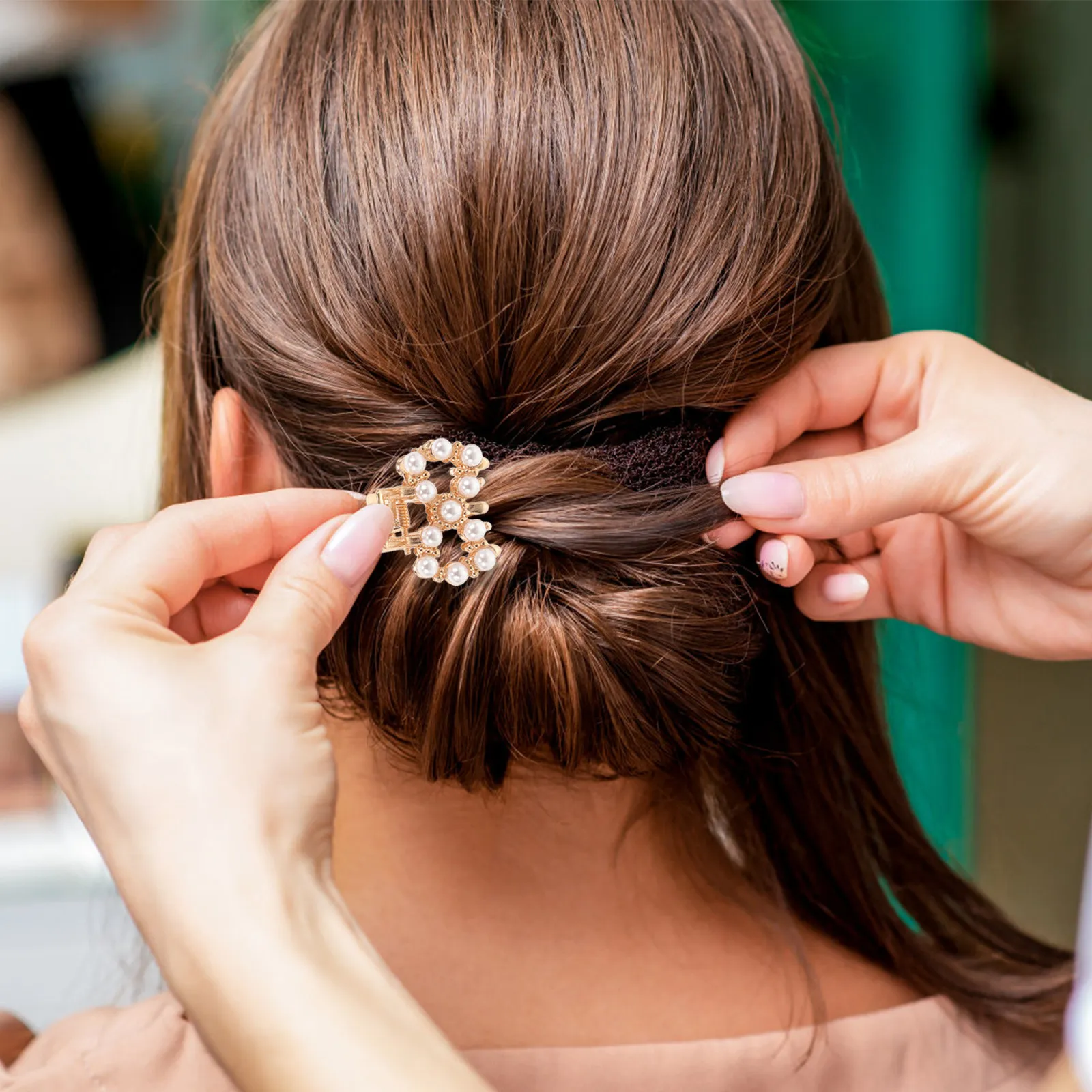 6Pcs Pearl Hair Clips Mini Claw Clips Small Hair Accessories for Women Girls Evening Wedding Party Makeup Face Washing Compact