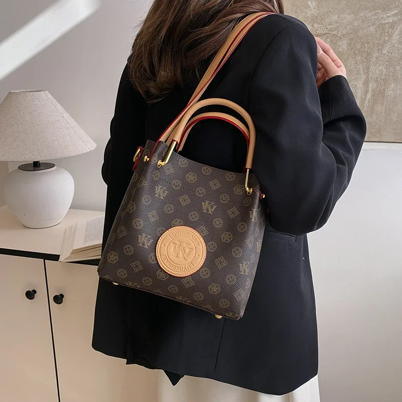 

Stylish Clutch Mini Vintage Fashionable Bag For Women With Trendy Letter Logo Crossbody Handbag Luxury