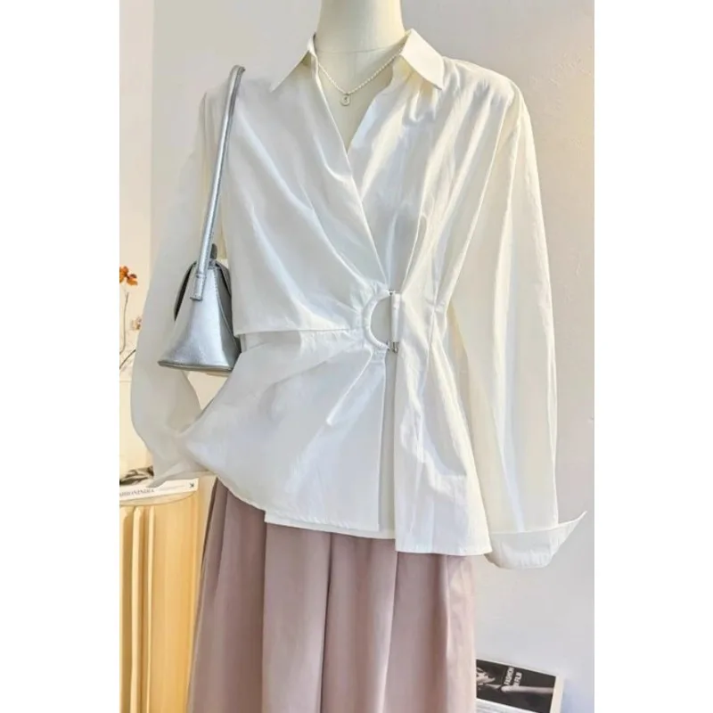 Niche Design Sense Camicia bianca a maniche lunghe che abbraccia la vita per camicia da pendolarismo francese primaverile da donna Top temperamento