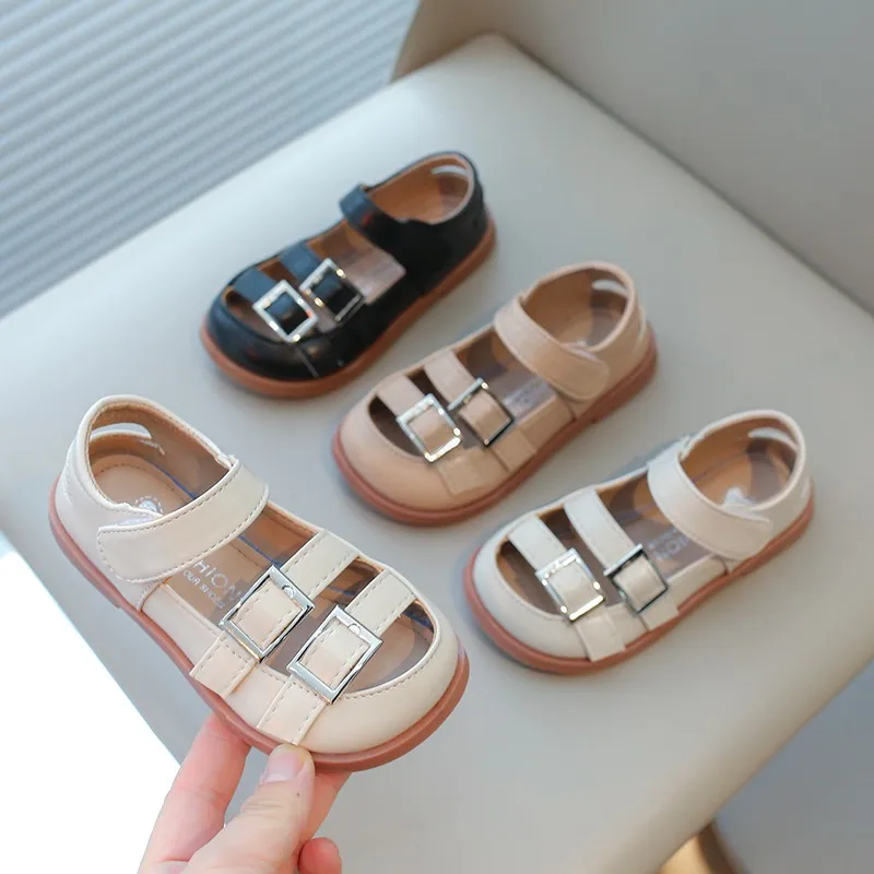 

Girls Half Sandals 2024 Spring Summer Fashion New Kids Summer Shoes Leather with Metal Buckles Cut-outs Breathable Popular Soft