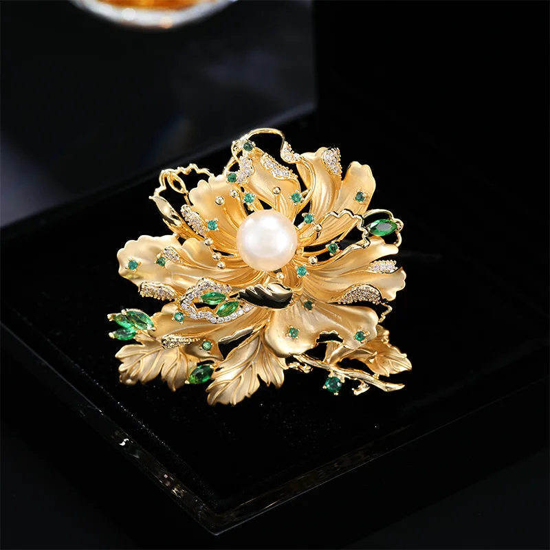 

Luxurious and Elegant Peony Brooch: Freshwater Pearl, Light Luxury, Fashionable, Evening Gown, Floral Corsage Accessory