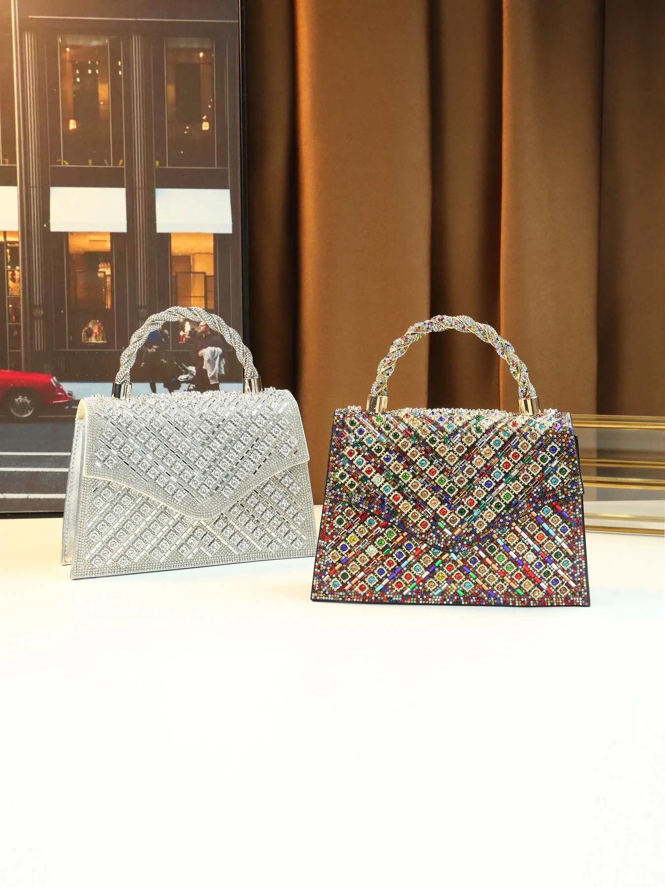 

Elegant and versatile high-end spiral hand-held women's handbag