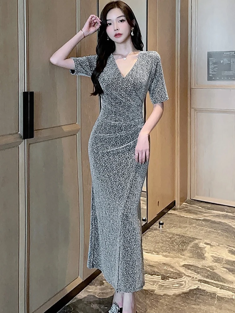 2025 Zwart Heldere Slik Korte Mouw V-hals Sexy Lange Jurk Vrouwen Elegante Luxe Ruches Jurk Zomer Koreaanse Bodycon Feestjurk