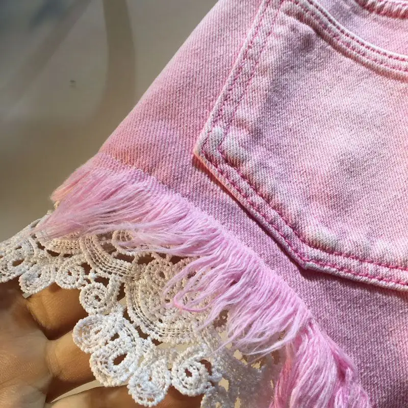2026 Summer New Splicing Hook Lace High Waist Burr Denim Shorts Hot Pants Women