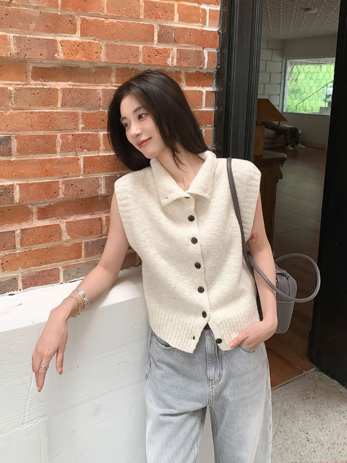 

TWINS 00% Wool Knitted Vest Women's Single Button Turn-down Collar Layering Open Cardigan Soft Korean Sle Commute Faion