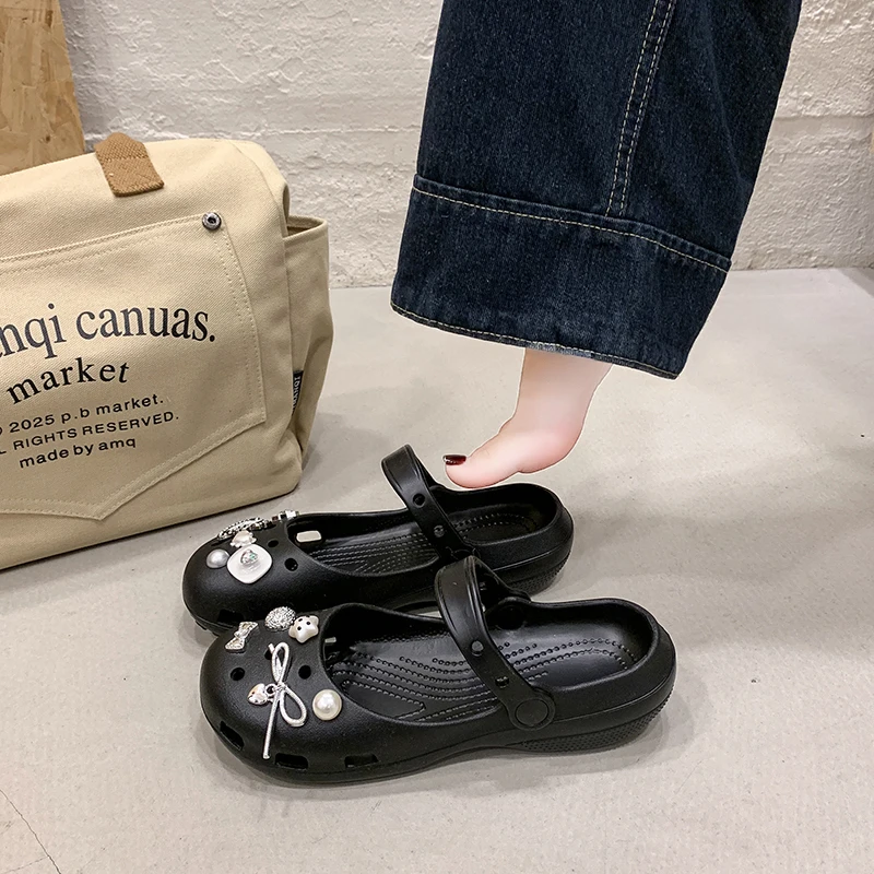 A Pair of Women's Wear-Resistant Summer Non-Slip Clogs, New Sports Beach Shoes for Outdoor Wear, Thick-Soled, Comfortable and Simple Women's Shoes