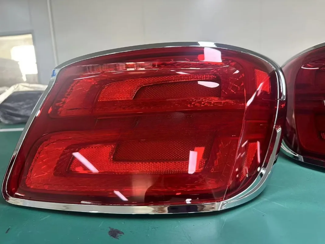 Pair Tail Light Assembly forFlying Spur 2020 Rear Lamp Car Lights Auto Parts