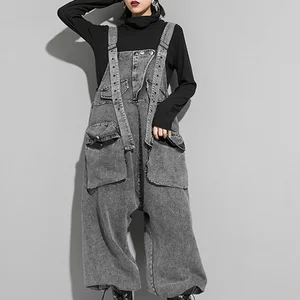 Satışlarda ilk 10 siyah kot pantolon no. 8