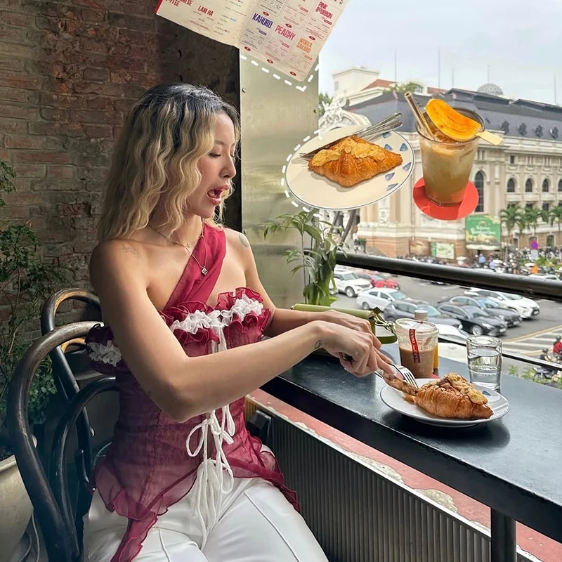 

Spring 2025 Cross-Border Sle Women's Slim Fit Wrap Chest Knitted Vest with Wave Hanging Ne Strap New Arrival