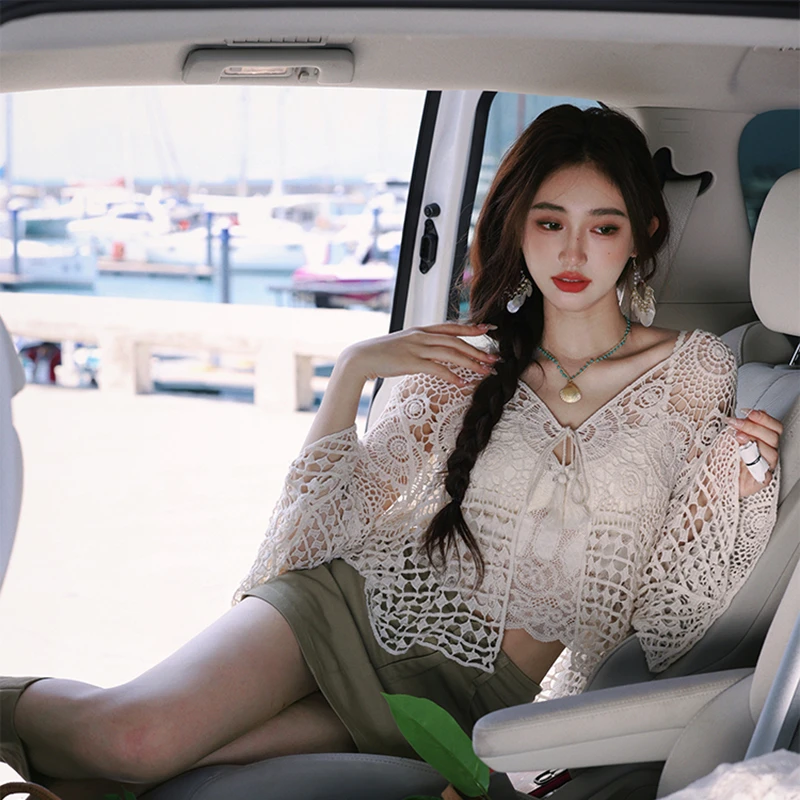 

Новое поступление 2025 года, летний вязаный свободный повседневный свитер с v-образным вырезом и расклешенными рукавами с цветочным принтом, женский свитер хорошего качества с открытой строчкой T245