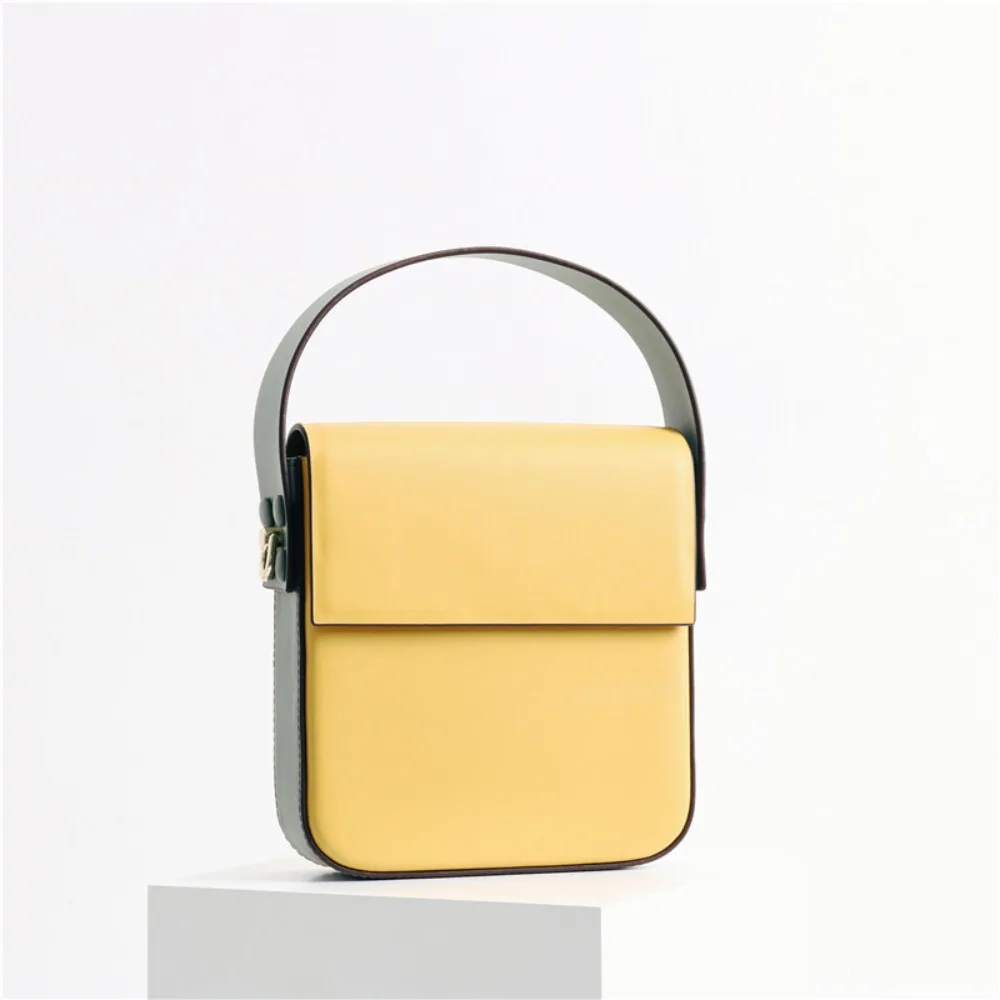 

Leather Women's Bag 2026 New Retro Fashion Niche Design Simple Color Matching Small Square Bag Shoulder Messenger Versatile