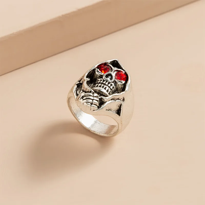 Rings Men's Trend ins Hip Hop European and American Niche Design Personality Old Hand Jewelry Skull Diamond Retro Ring