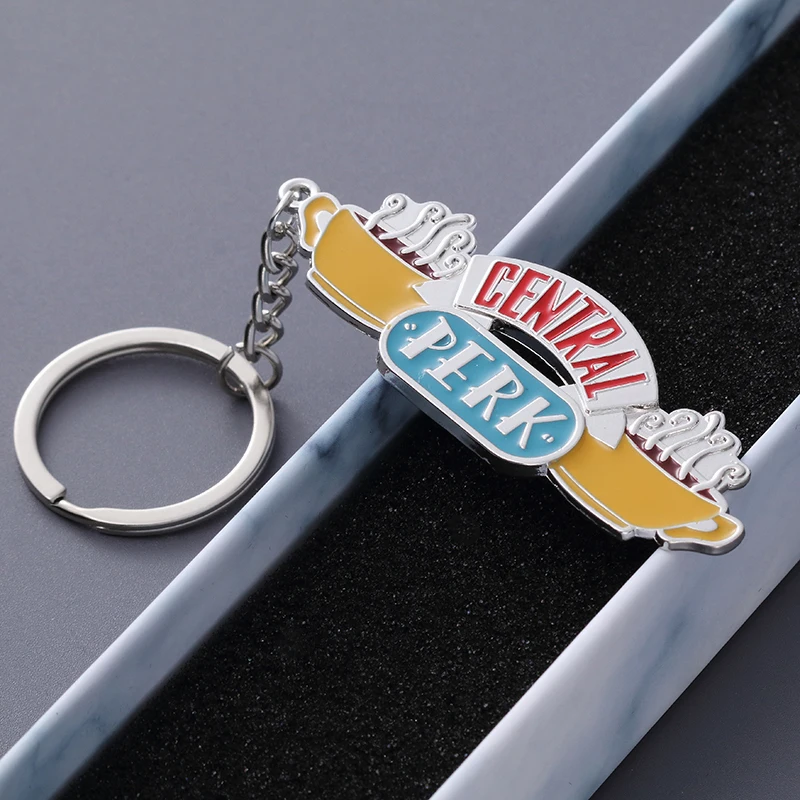 Film Freunde Central Perk Anhänger Schlüsselanhänger Halskette Brosche Emaille Kaffee Zeit Logo Auto Schlüsselanhänger Halsband Beste Freundin Schmuck
