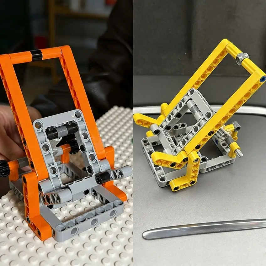 Brain-developing particle building block phone holder, assembly tech toy with dual gear linkage, educational interlocking bricks