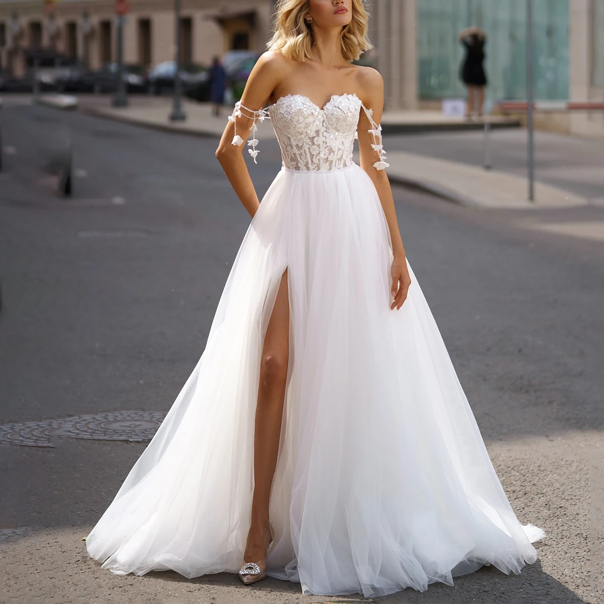 

Classic Appliques Lace Sweetheart Wedding Dresses With Slit Long Tulle Ball Gown For Bride Off Shoulder Puffy Bridal Party Gown