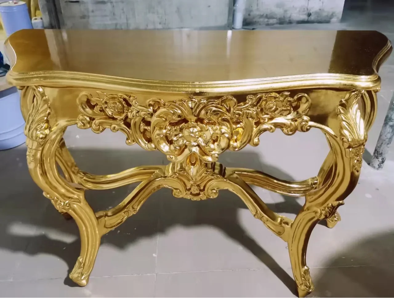 

European carved entrance table, hallway decoration table, salon mirror table