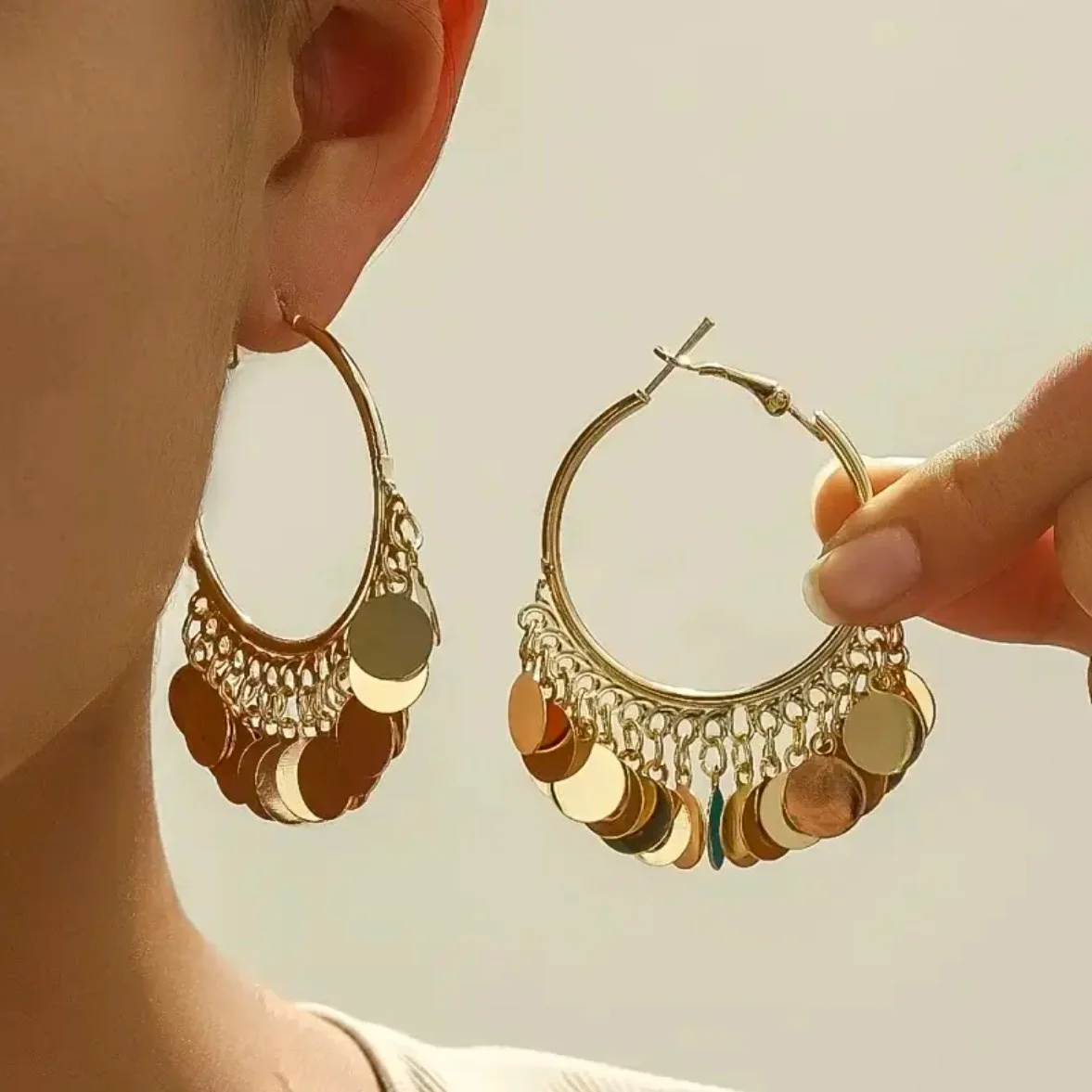 1 Pair of Elegant and Fashionable Golden Layered Hoop Tassel Earrings - Versatile for Daily Wear and Parties, Perfect Gift for Mother's Day and Valentine's Day - All-Season Stylish Accessory, Cute Textured Jewelry, Vintage Style High-Quality Women's
