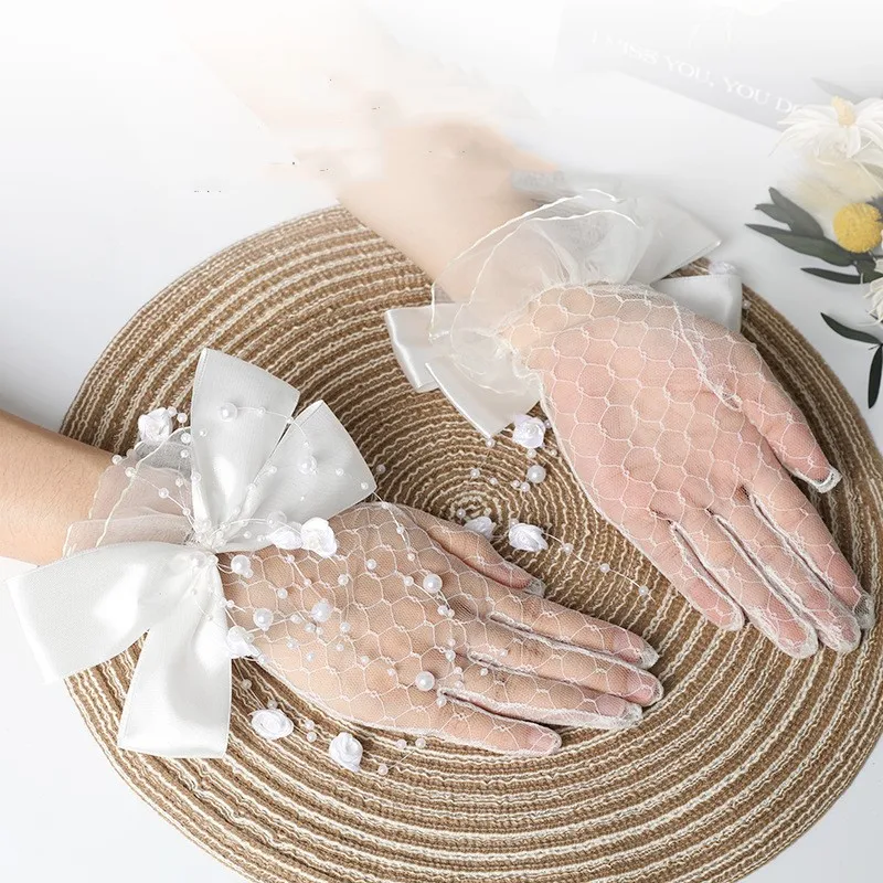 A Pair Short Bridal Gloves Yarn Bow Pearl Bead Full Finger Women Sun Protect Elegant Wedding Party Summer Driving Lace Gloves