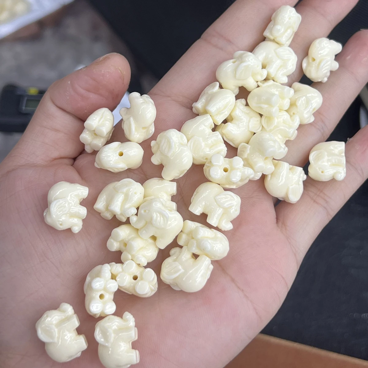 10pcs 11x14.5mm Small Elephant Animal-Shaped Natural Shell Semi-Finished Beads for Jewellery Making DIY Necklace and Bracelet