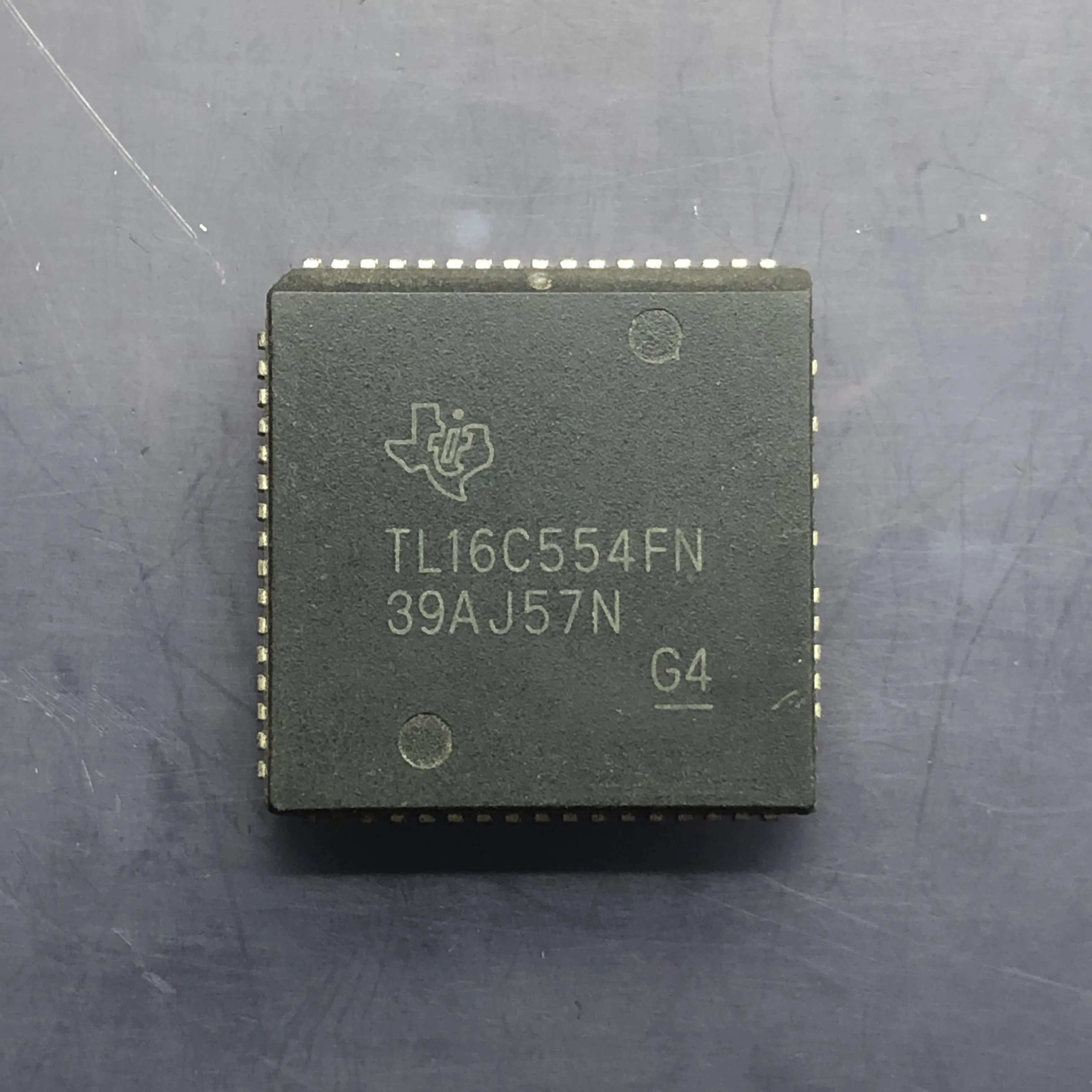 1~10pcs/lot TL16C554FN TL16C554AFN TL16C554IFN PLCC68 TL16C554 100% Brand New Original.