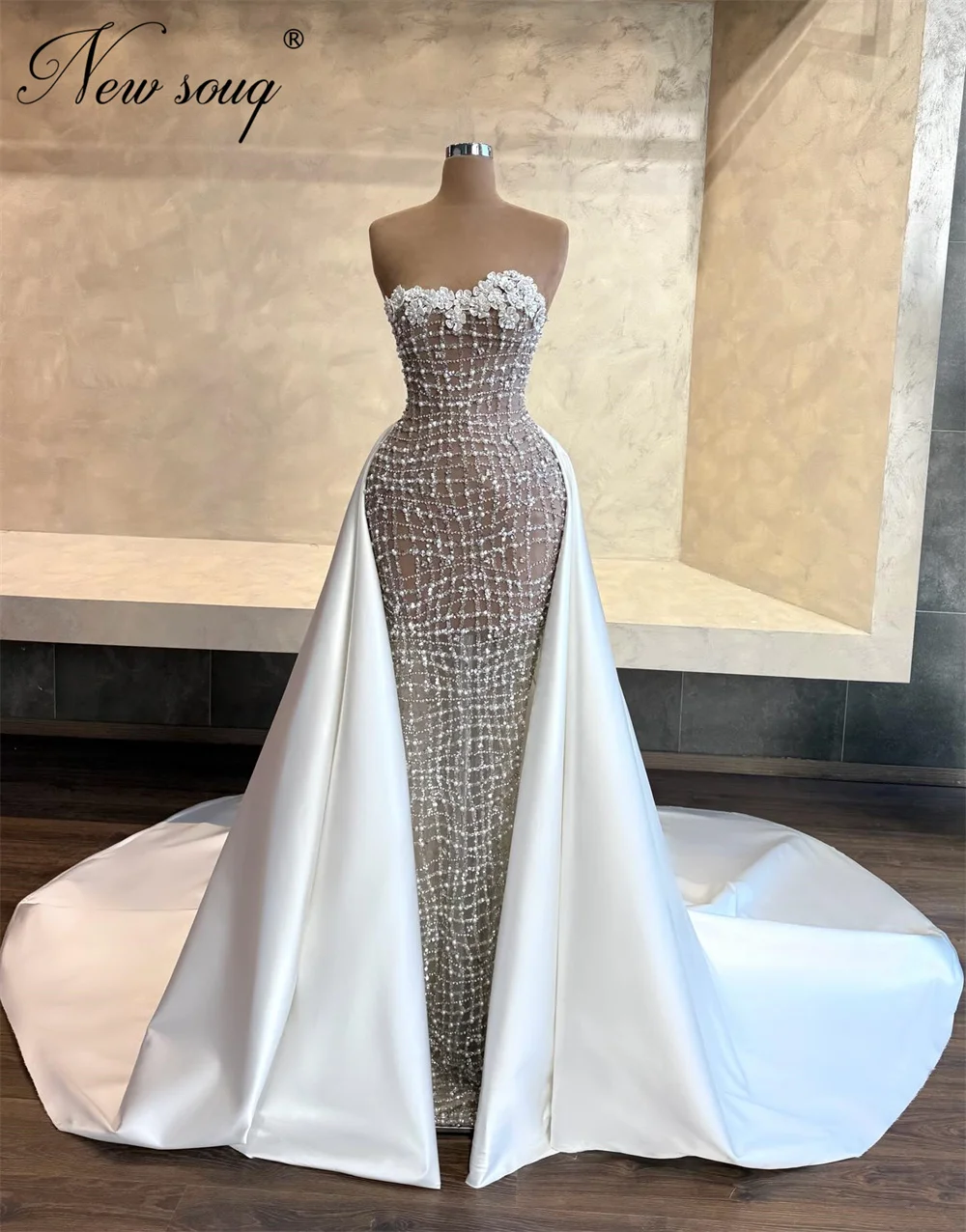 

New Elegant Strapless Beading Prom Dresses With Overskirt 2026 Dubai Rhinestone Wedding Party Gowns Customized Evening Dresses