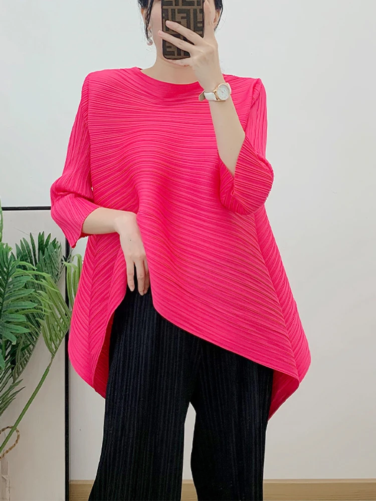 GVUW Pleated Blouse For Women 2024 New Spring O-neck Three Quarter Sleeve Solid Color Loose Casual Shirt Female Elegant 17G2471