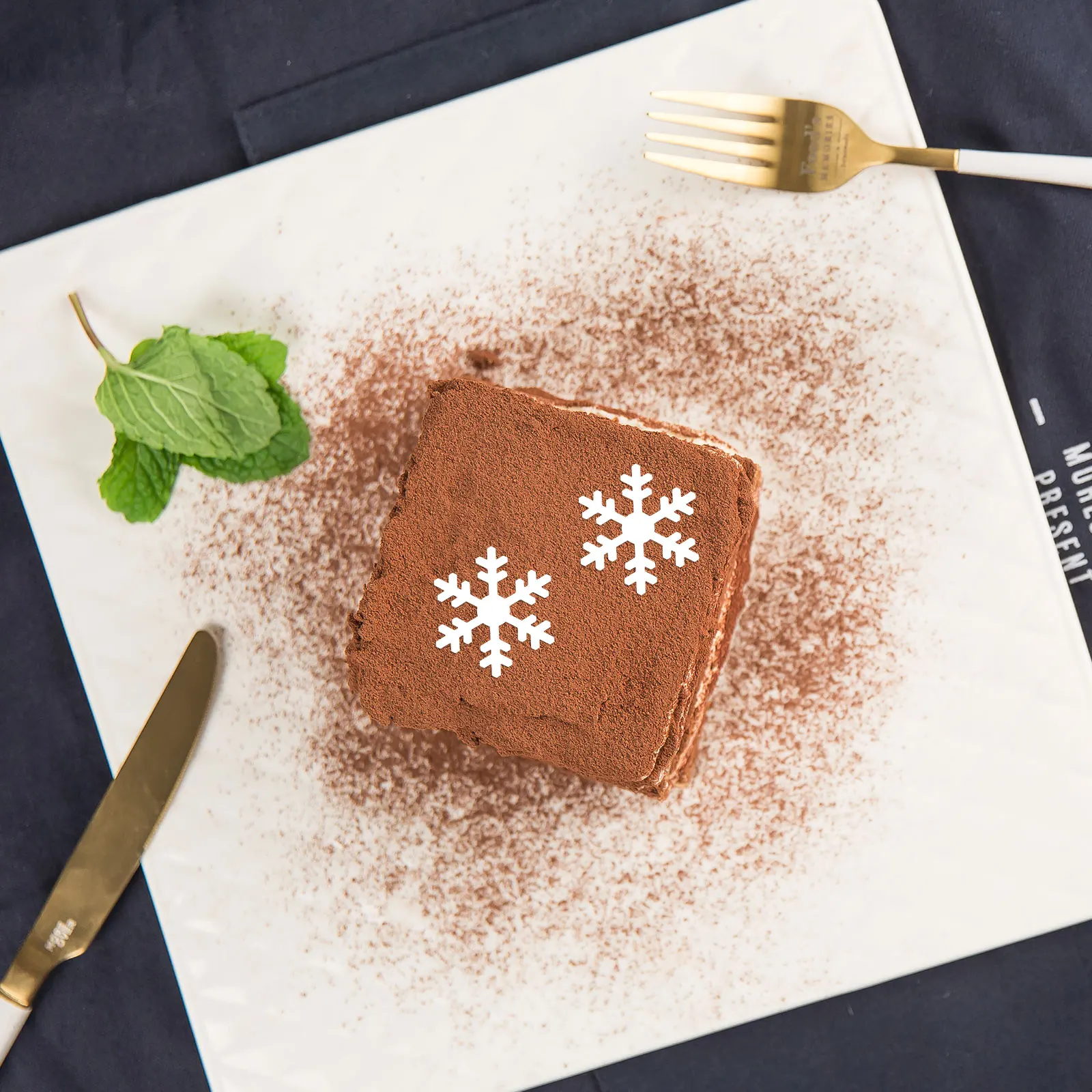 

4 Pcs Christmas Stencils Cookie Icing Sieve Baking Supplies Silver Templates Cake Decorating Gingerbread Snowflake Snowman Tree