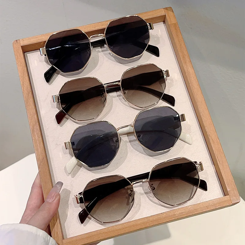 

New Retro Sunglasses Women Fashion Polygonal Metal Frame Sun Glasses Men Luxury Brand Designer Glasses UV400 Eyeglasses