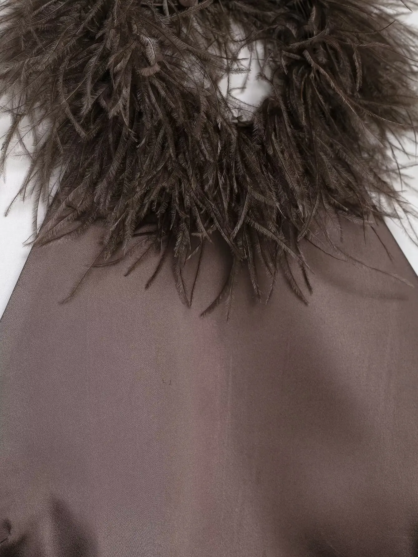 เดรสสั้นคอขนเฟอร์สำหรับผู้หญิง แฟชั่นโชว์หลัง ดีไซน์หรูหรา แต่งขนนก เหมาะสำหรับงานปาร์ตี้