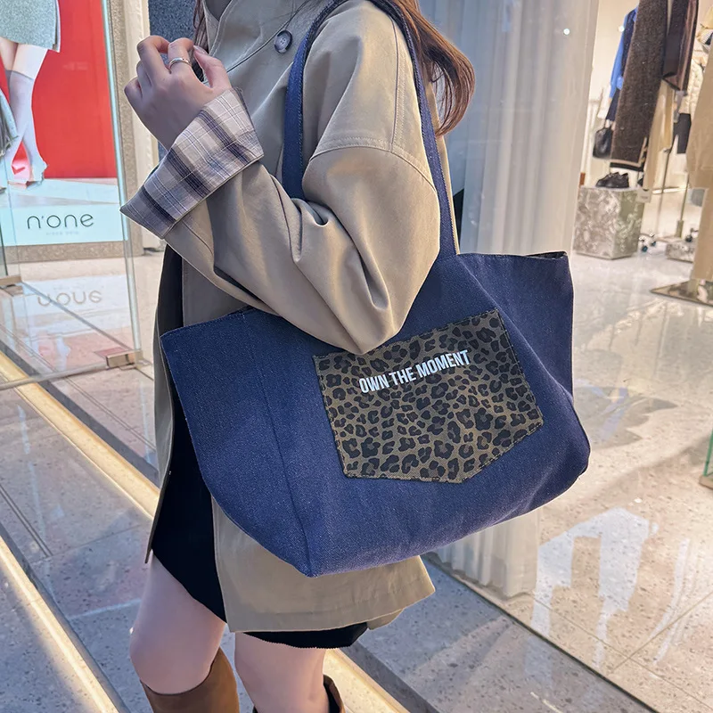 الشتاء أزياء الكورية نمط مطبوعة ليوبارد مقبض علوي حقيبة عارضة ومتعددة الاستخدامات حقيبة كتف سعة كبيرة عكسها حقيبة المدرب