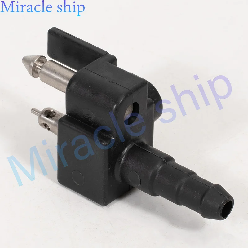 

65720-986L0 For Suzuki 4 Stroke 4 6 8 9.9 15 25 30 40 50 60 70 90 100 115 140 HP 65720-986B0 Fuel Connector Plug Engine