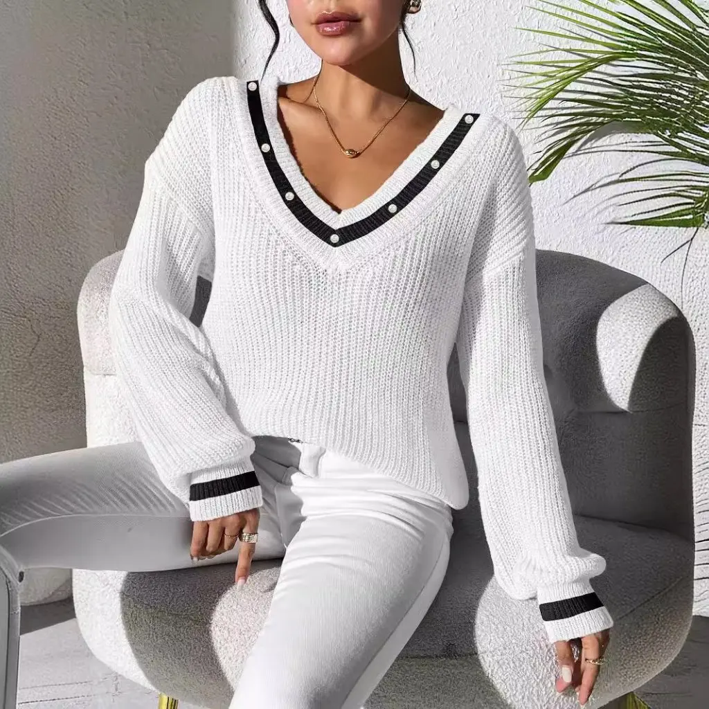 

Women's V-neck Long Sleeve Woven Sweater Beaded Base Shirt European And American College Style Contrast Stitching Top