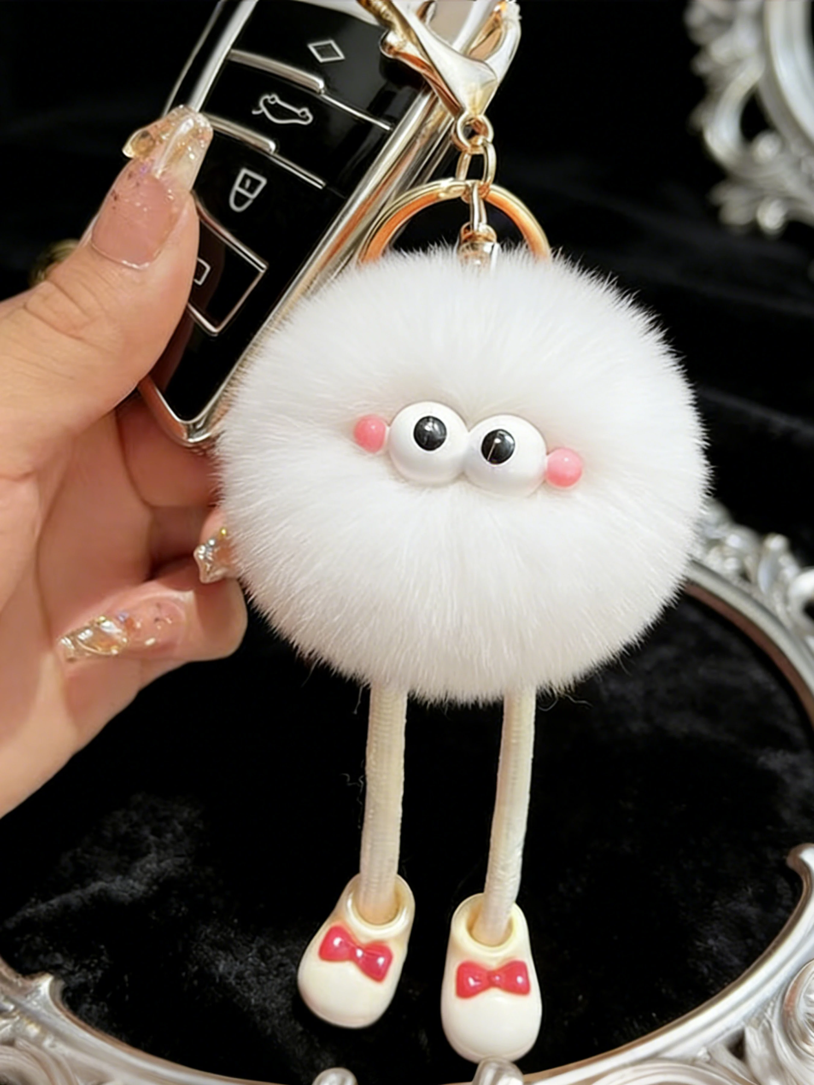 

Очаровательный брелок для ключей в виде угольной шариковой игрушки с длинными ножками, плюшевый аксессуар для сумки, подарочная игрушка-кукла, милый аксессуар на все сезоны, однотонный стиль