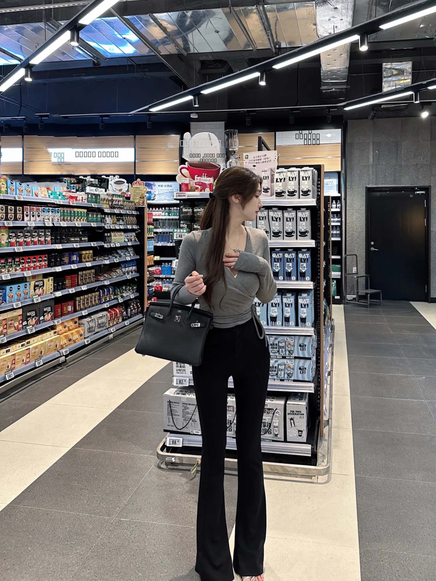 

Брюки с высокой талией, облегающие, черные, в корейском стиле, женские модные брюки, длинные брюки-клеш, для повседневной носки, простой дизайн