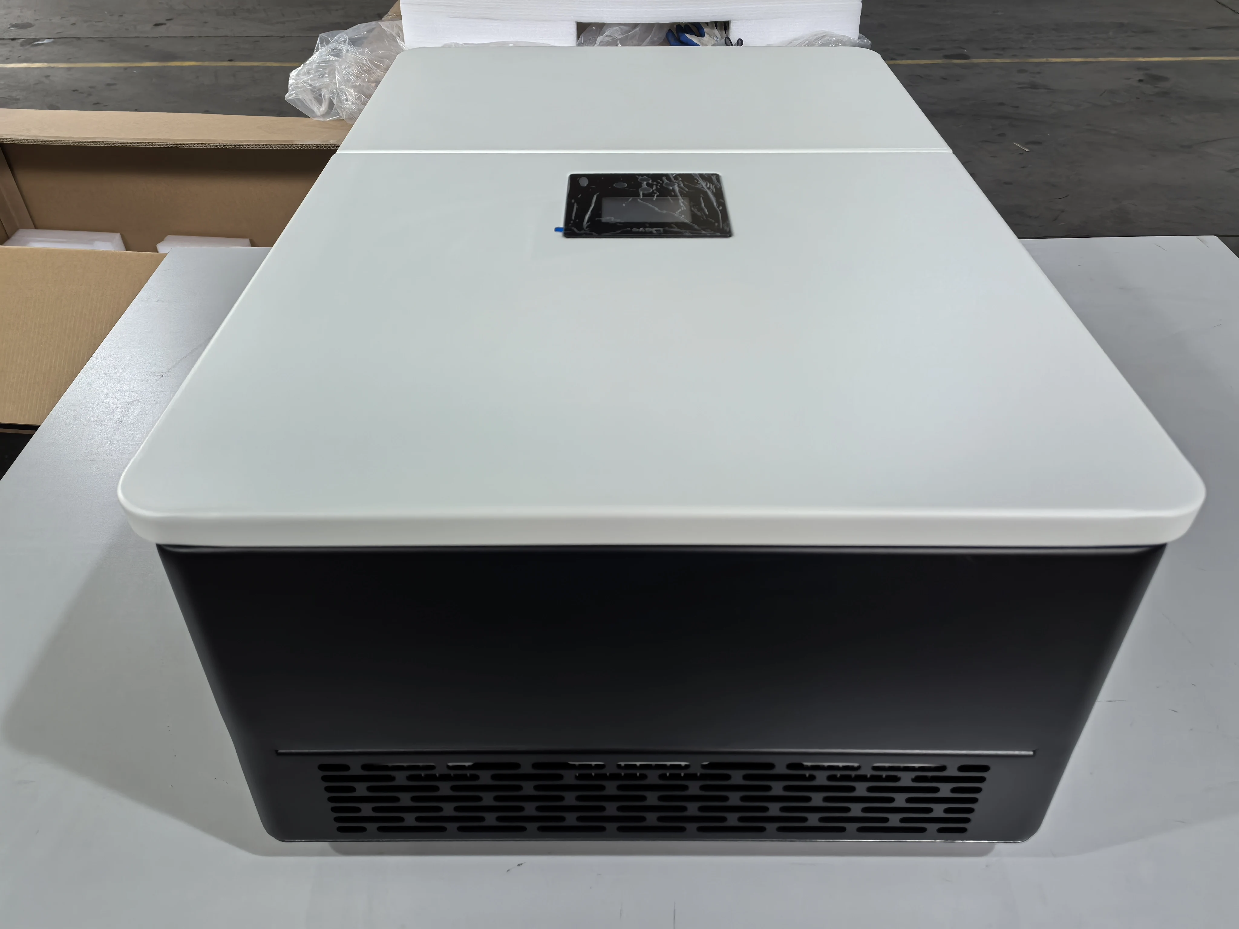 Deye SUN-80K-SG02HP3-EU-EM6 Hybrid Inverter Deye 60KW 75KW 80KW 3-Phase Solar Energy Inverter with High Voltage Lifepo4 Battery