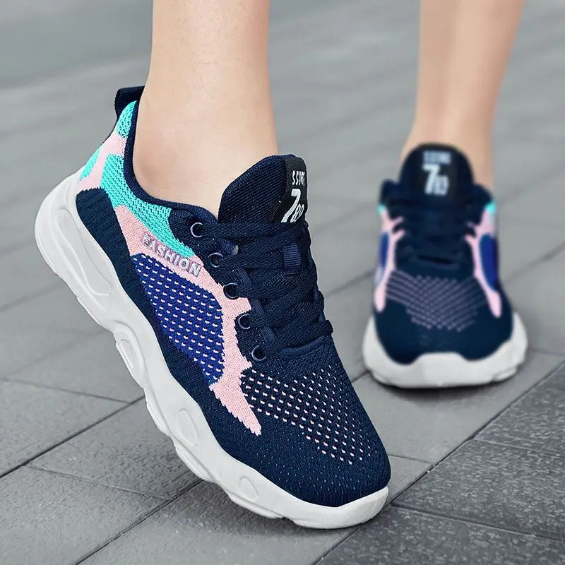 Sports Shoes for Women 2023 Summer New Flat Bottom Breathable Versatile Leisure Tourism Shoes with Lightweight Mesh Surface