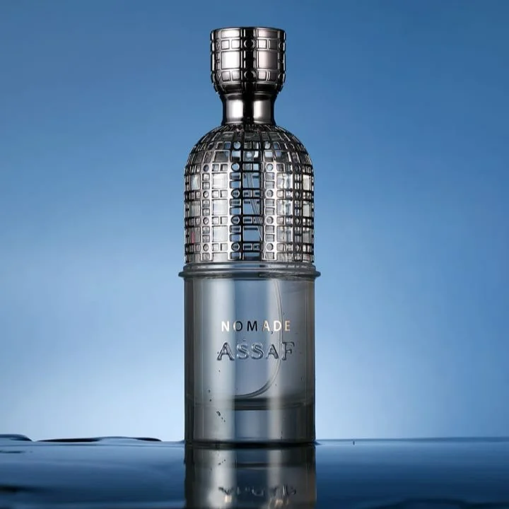 عطر العود العربي الفاخر، رائحة خشبية غامضة عميقة، عطر يدوم طويلاً